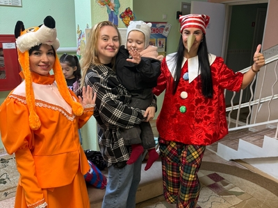 1 сентября ребят встречает Лиса Алиса и Буратино