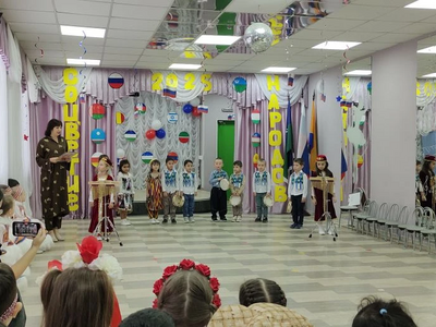 Ребята представили Таджикистан